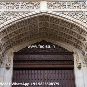 Classic House Design with Rich Wooden Interiors No-1995