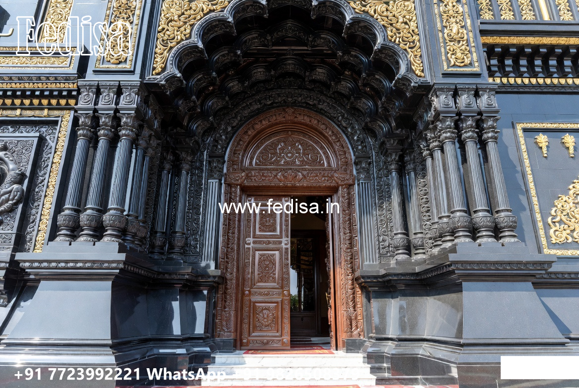 Classic Villa Design with Spacious Luxury Interiors No-2142