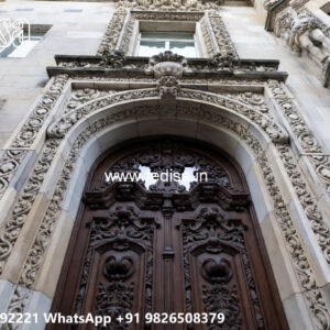 Classic House Design with Elegant Traditional Interiors No-2479